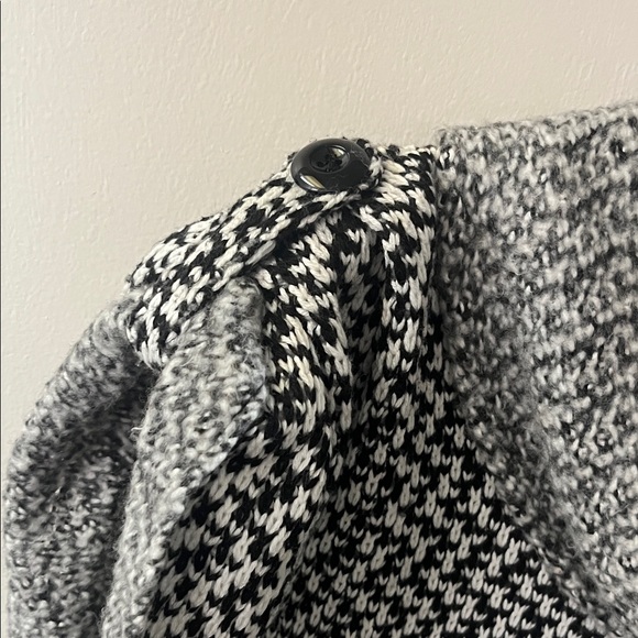 Gray Cowl Neck‎ Women's Sweater - Picture 3 of 3